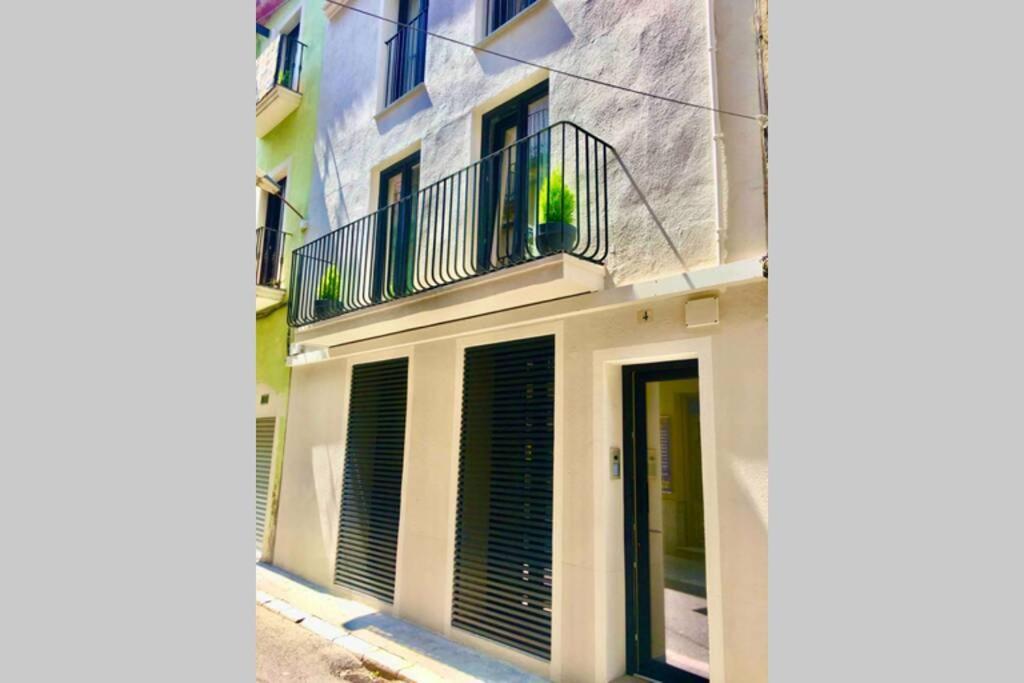 Loft De Diseno Con Balcon Lägenhet Figueres  Exteriör bild