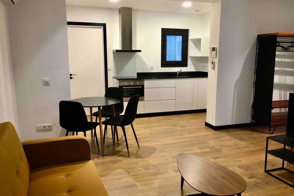 Loft De Diseno Con Balcon Lägenhet Figueres  Exteriör bild