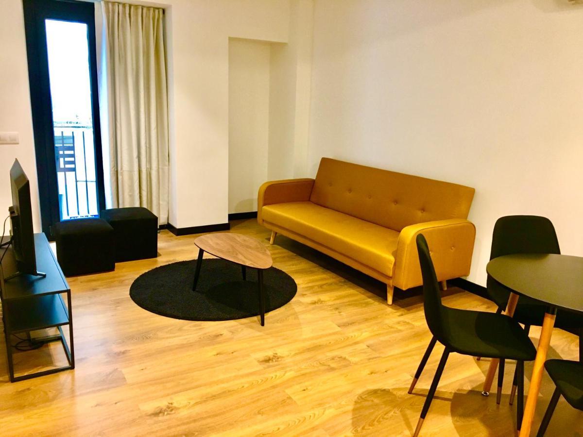 Loft De Diseno Con Balcon Lägenhet Figueres  Exteriör bild